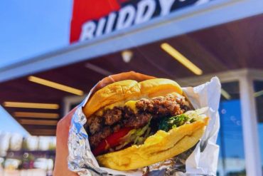 Buddy's Burger - Classic with Cheese