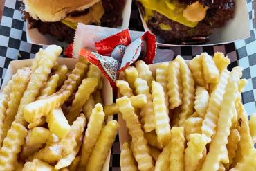 Photos for Chubzies Burgers