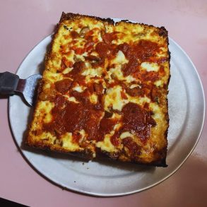 Photos for Loui's Pizza