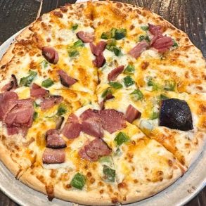 Jalapeno Popper Pizza at Pals Brewing in North Platte, Nebraska