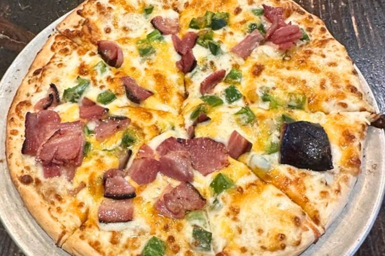 Jalapeno Popper Pizza at Pals Brewing in North Platte, Nebraska