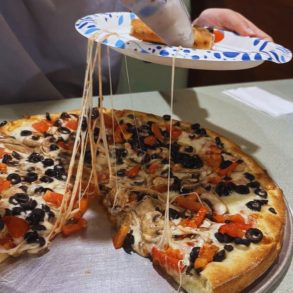 D'caesaro Pizza & Italian Restaurant - Extra Large Pizza