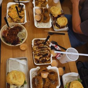 Seven Brothers - Burgers & Other Food