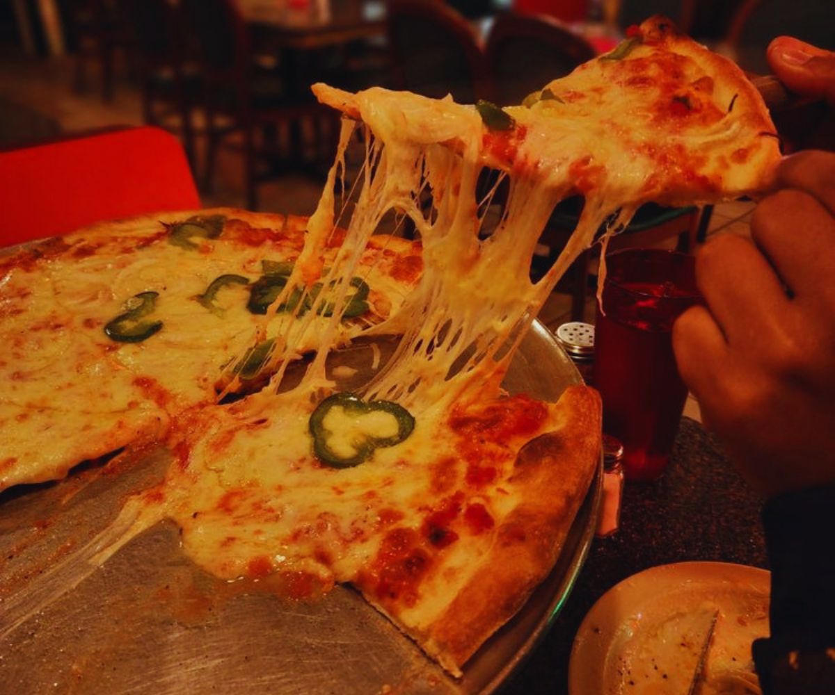 Dipiazza Pizzeria - Featured Image Extra Cheese y Algo Más