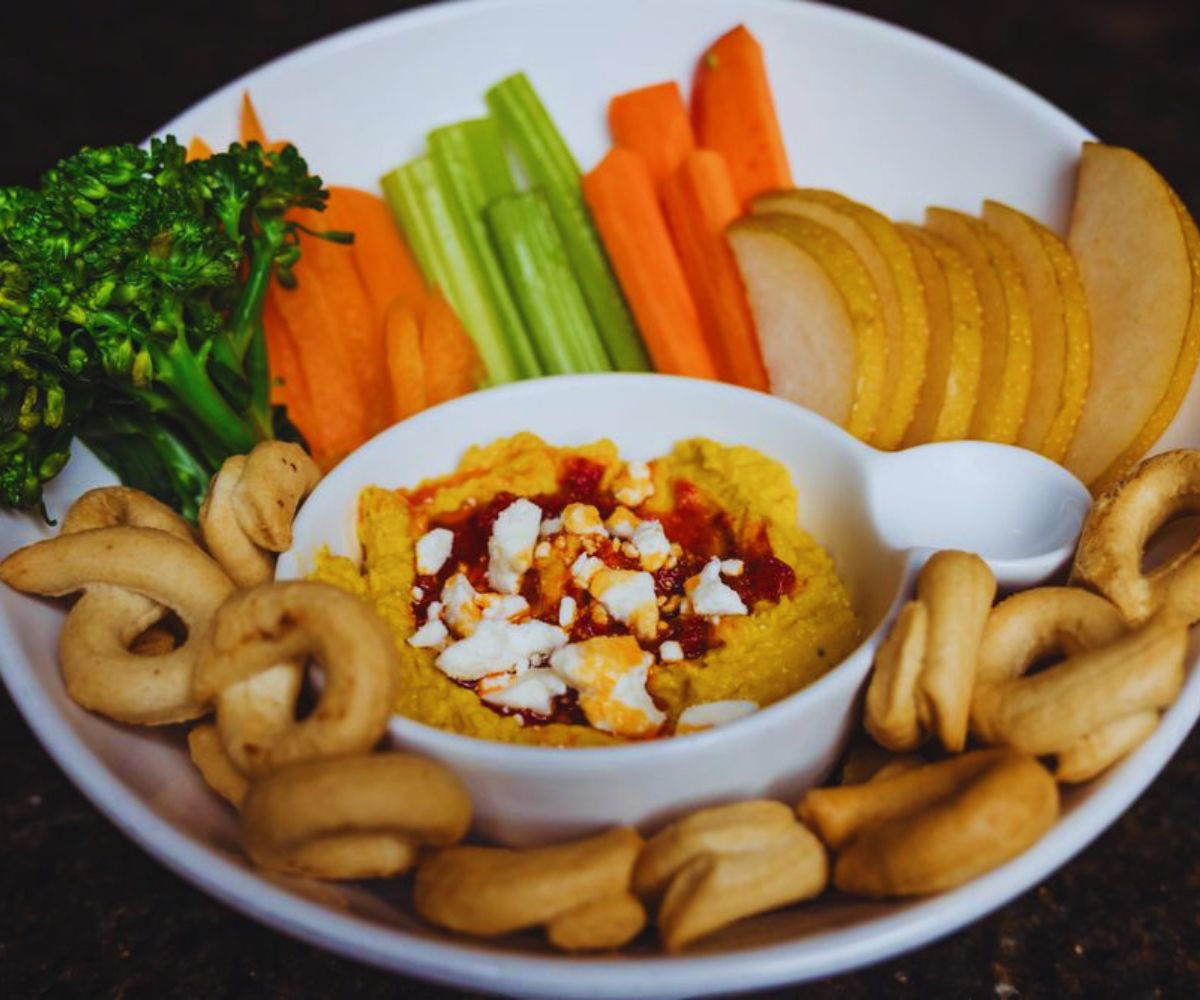 Honey and Hooch - Curried Hummus Plate