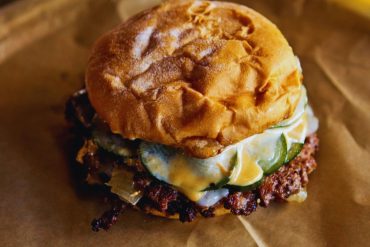 Settle Down Tavern - Good Idea Burger