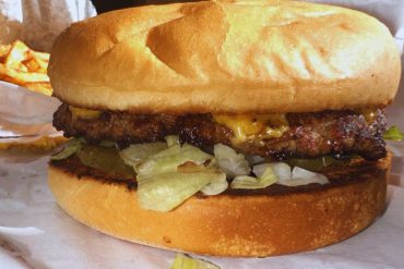Bill's Jumbo Burgers - Cheese Burger