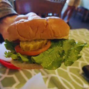 Will's Grill - Burger with Veggies