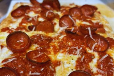 Yearling Pizza - Thick Crust Pizza