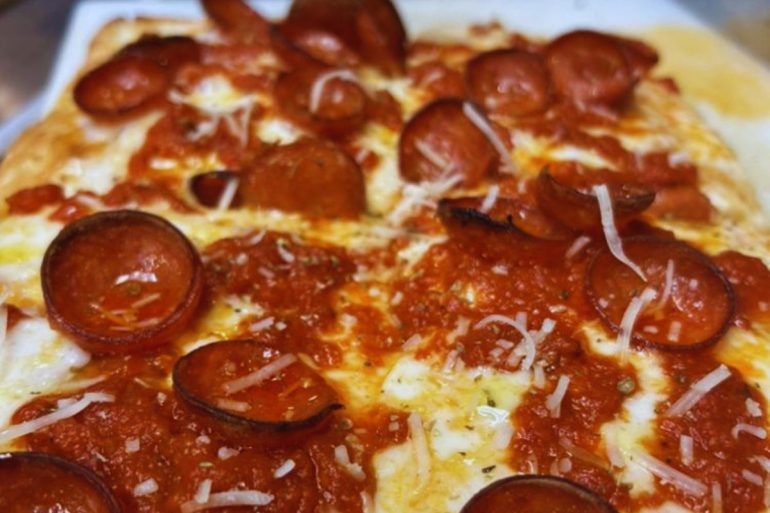 Yearling Pizza - Thick Crust Pizza