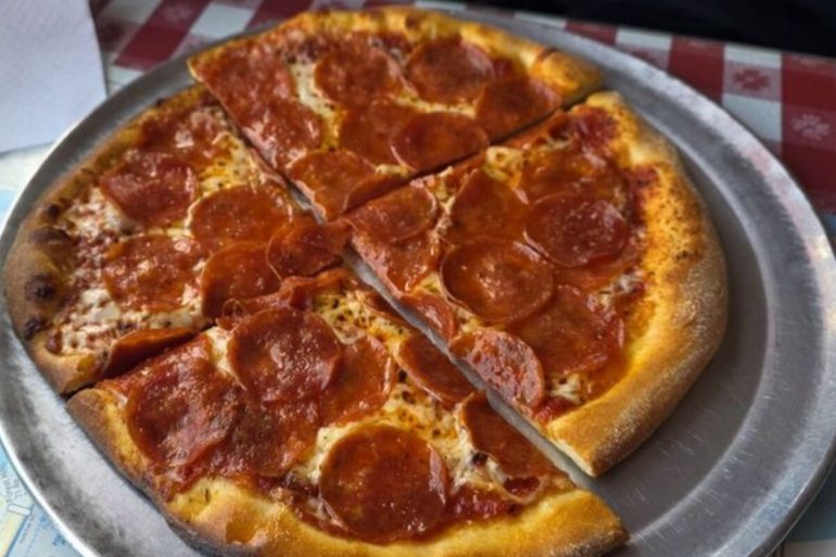 Food in Leon Gessi New York Pizza, Colorado Springs, CO