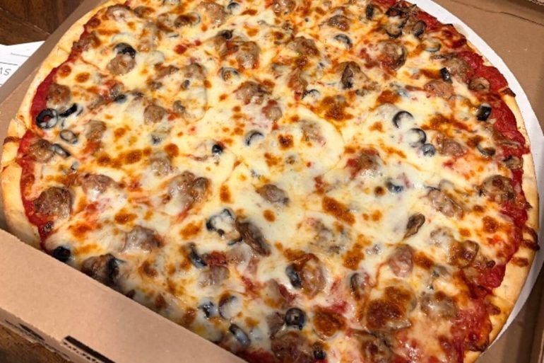 Food in Skuddlebutt's Pizza, Downers Grove, IL