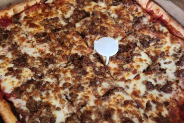 Food in Lindsey's Pizza, Canton, OH