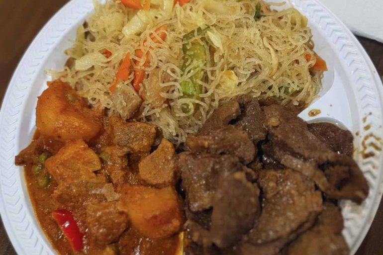 pancit at kucina de Isla in Harrisburg, PA