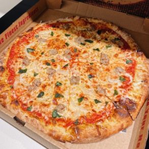 Pizza Mamo, Honolulu, HI