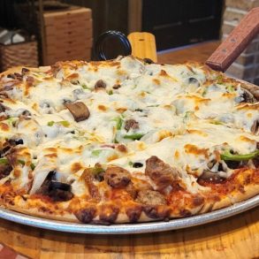 Food in Mama Mia Pizzeria, McAllen, TX