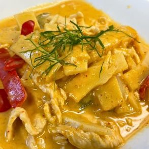 Thai Red Curry Chicken at Lemongrass Thai Restaurant in Billings, Montana