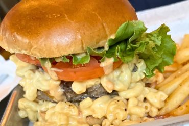 Mac N Cheese Burger at Lindy's on 4th in Tucson, Arizona