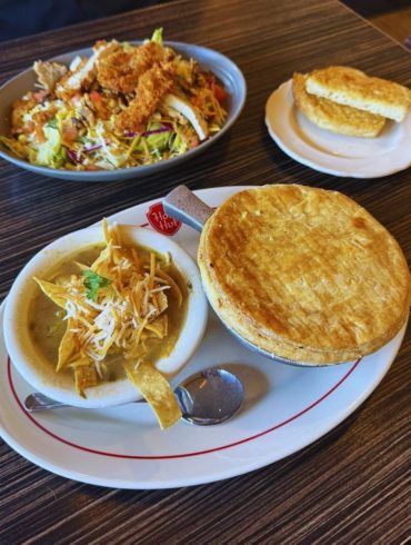 Photos for Hof's Hut Restaurant & Bakery