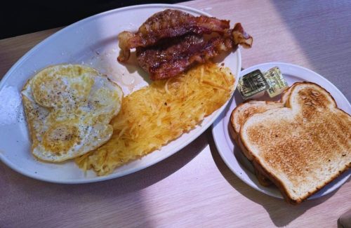 Photos for Omelet House 50's Diner