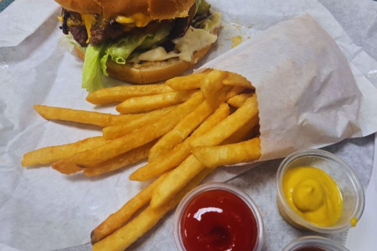 Photos for Giant Hamburgers