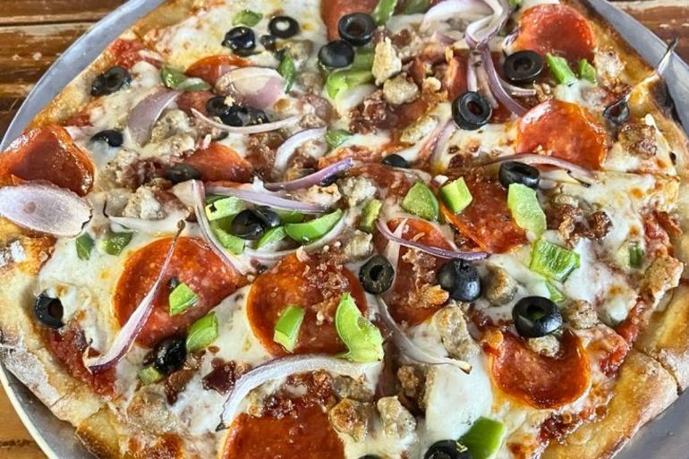 Pandemic Pizza at Antic Pizza in Hilo, HI